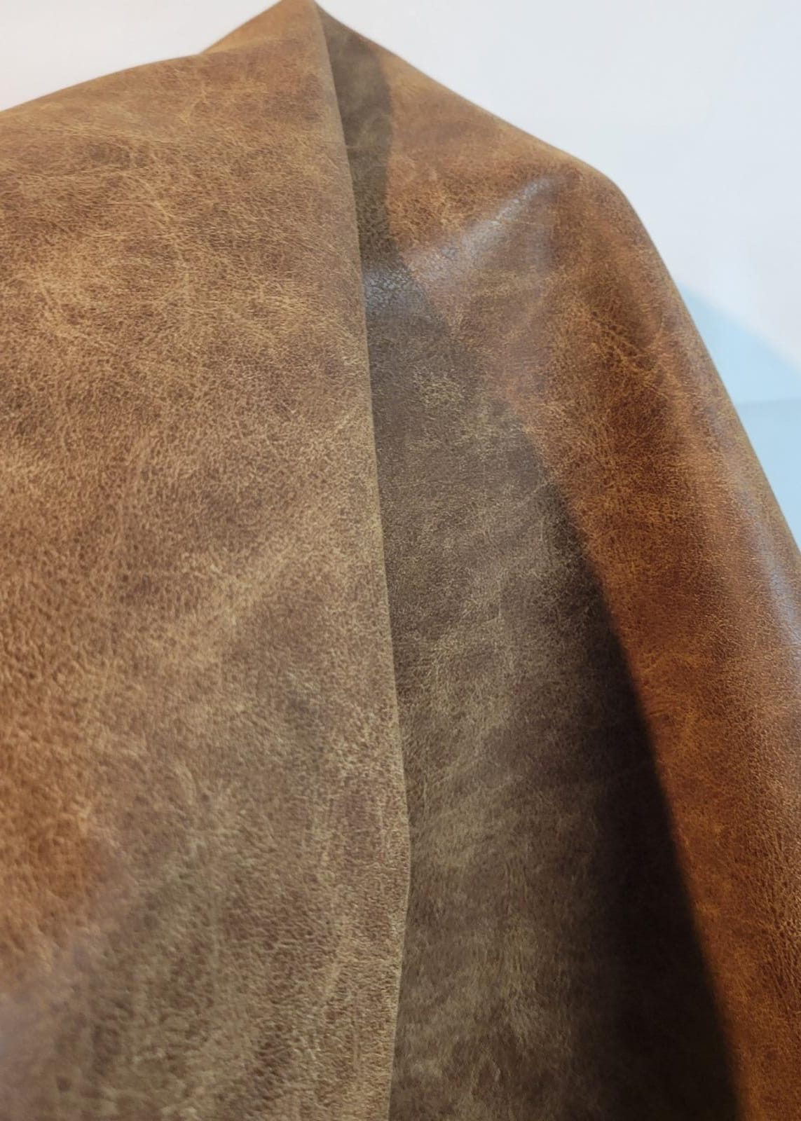  Faux vegan leather by the yard sheets distressed leather fabric for upholstery 30,000 Double Rubs vinyl sheets nappa leather crafts bookbinding books furniture fabrics uphilstery fuax material pu pleather faiux learher cruelty free nappa seat chestnut brown